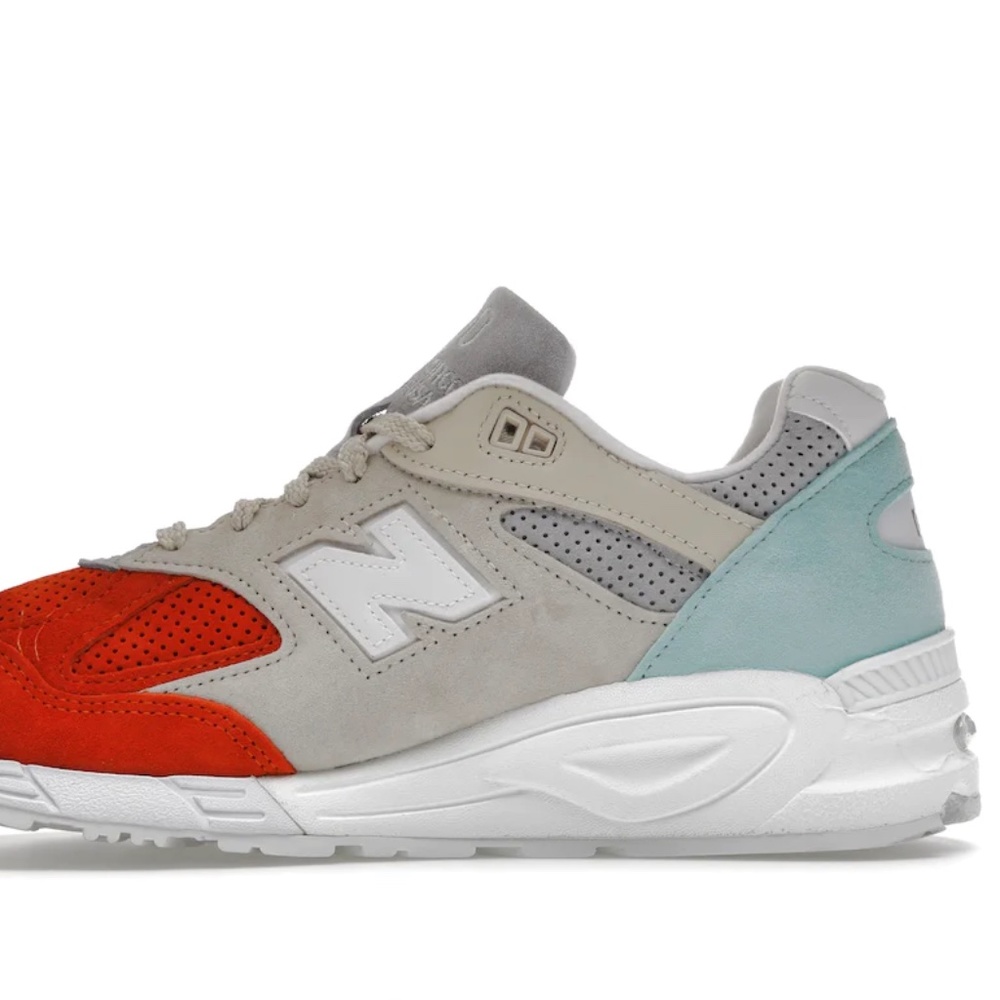 yeezy 700 mnvn size 13 honey